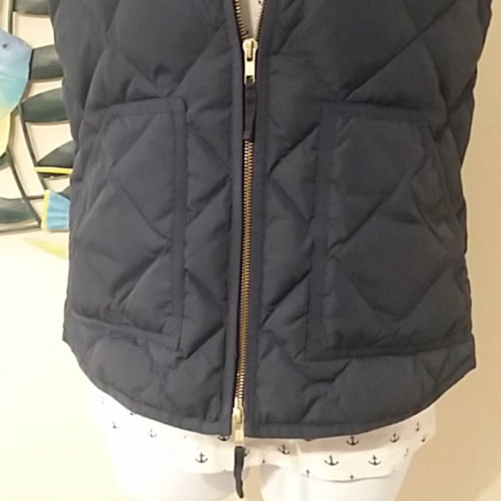 Shirt & Vest: J.CREW: Navy Quilted Vest Size S and Anchor T-shirt. - Picture 3 of 7